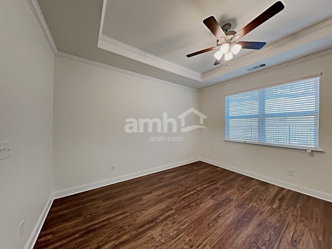 Building Photo - 7049 Creeksong Dr