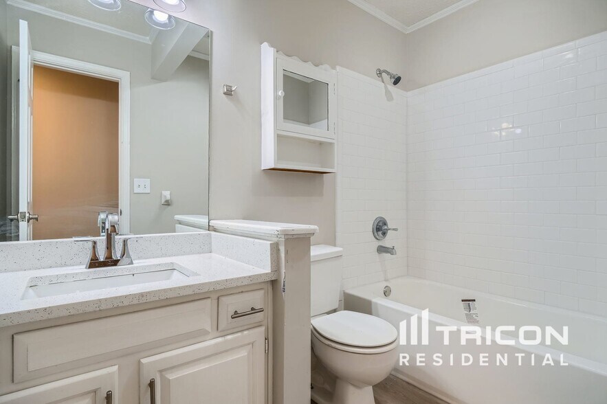 Building Photo - 100 Hillcrest Point