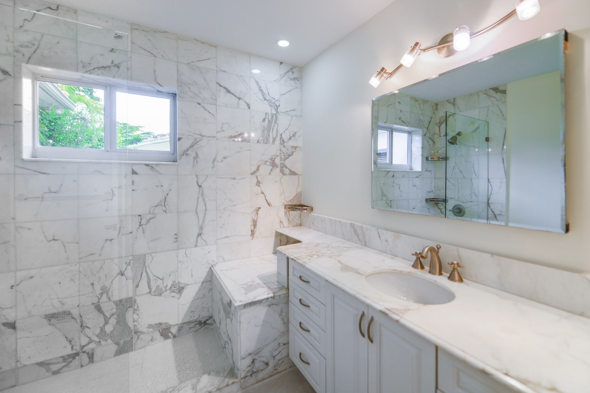 Building Photo - 911 Mariana Ave