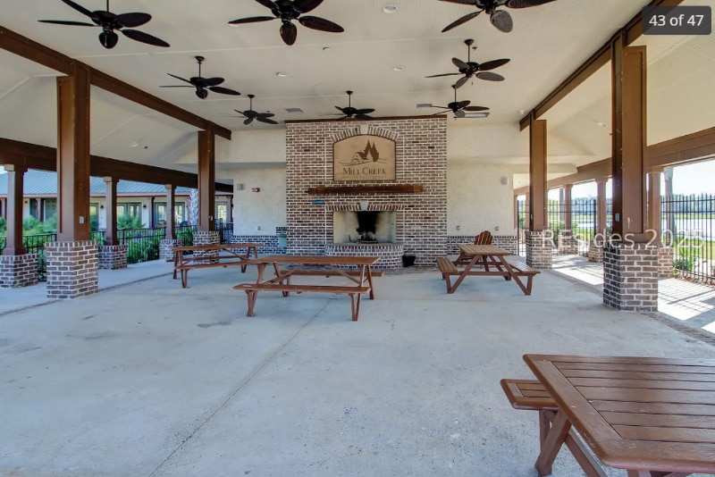 Building Photo - 320 Corn Ml Wy