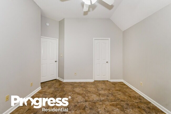 Building Photo - 4258 Ravenwood Dr N