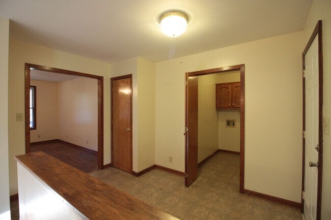 Building Photo - 205 Farmer Rd