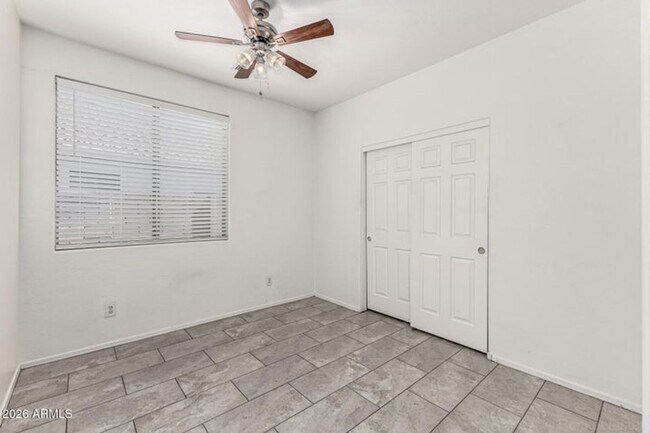 Building Photo - 8760 W Augusta Ave