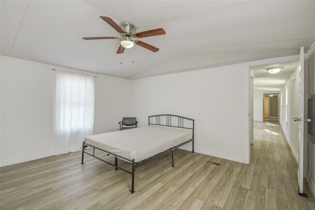 Building Photo - 614 Rd 5707