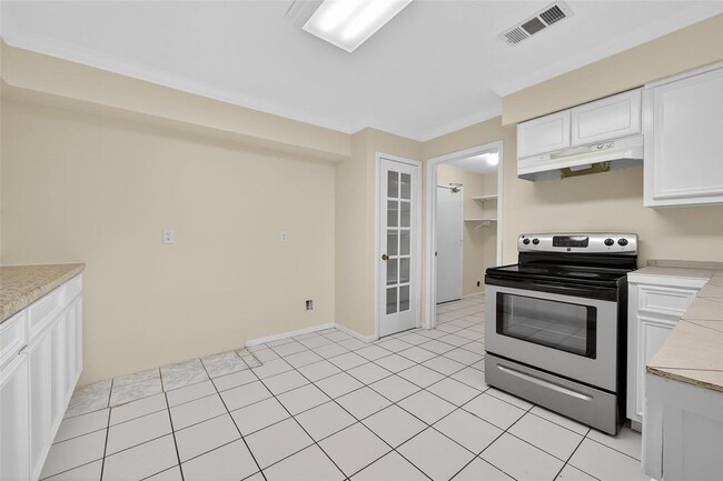 Building Photo - 6415 Grandvale Dr