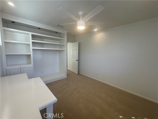 Building Photo - 27935 Hedgeline Dr