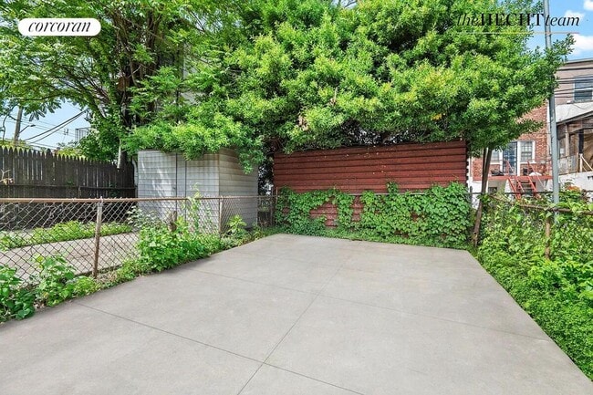 Building Photo - 52 E 55th St