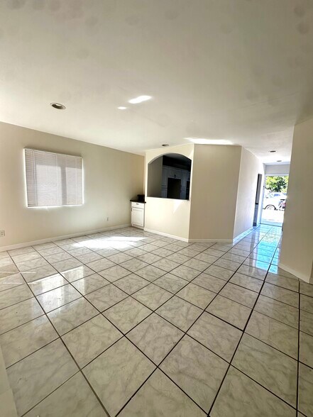 Primary Photo - 14684 Nurmi St