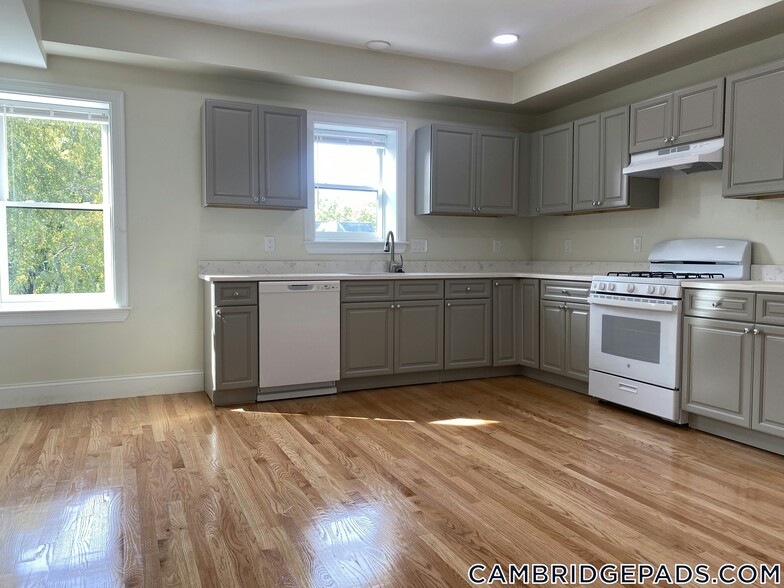 Building Photo - 2028 Massachusetts Ave