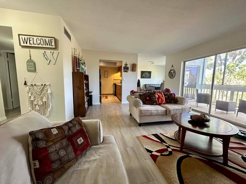 Building Photo - 831 N Keene Rd