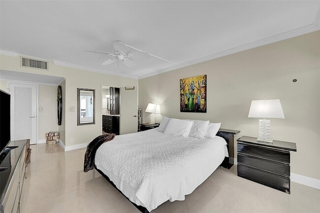 Building Photo - 111 N Pompano Beach Blvd