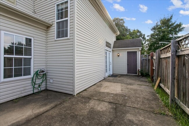 Building Photo - 3BR Townhouse | Main-Level Primary Suite | Gables at York County | Near Langley AFB & NASA