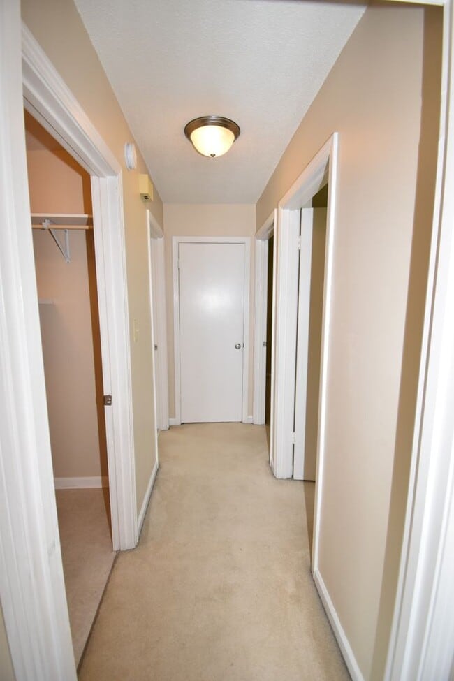 Building Photo - 3049 Westchester Dr