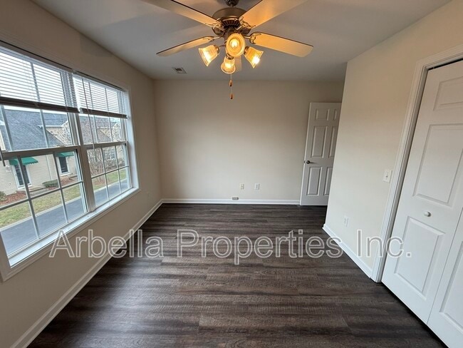 Building Photo - 1309 Kensington Place