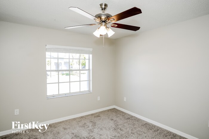 Building Photo - 17020 SW 145th Ct