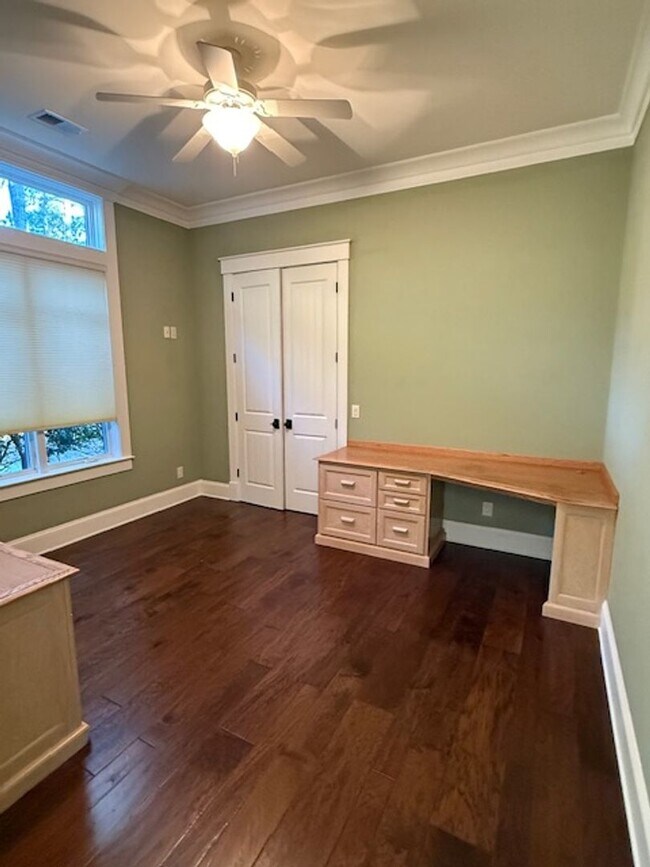 Building Photo - 128 Timber Ln