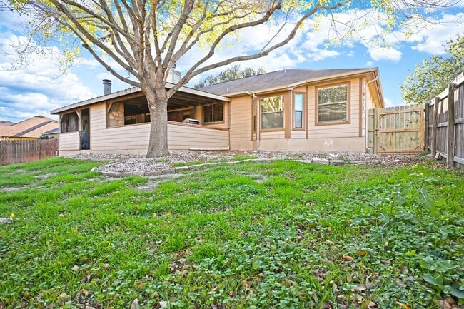 Building Photo - 2223 Sun Chase Blvd