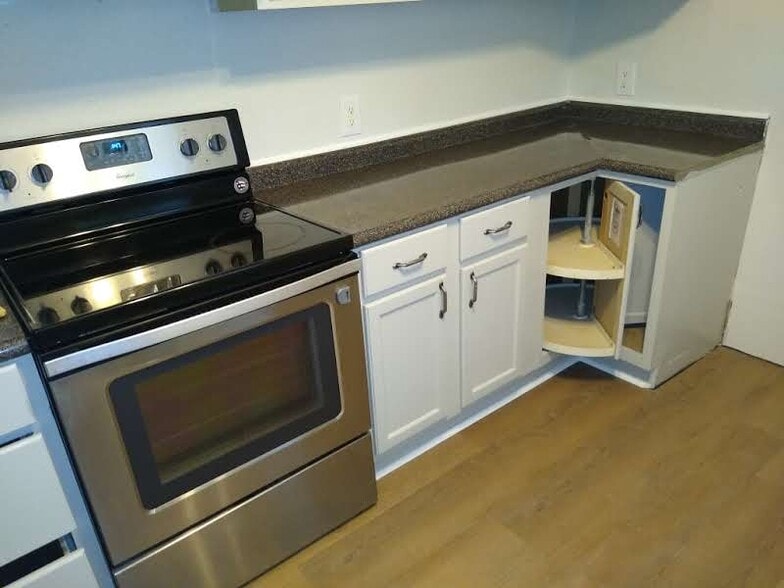 Building Photo - 605 Lipscomb St