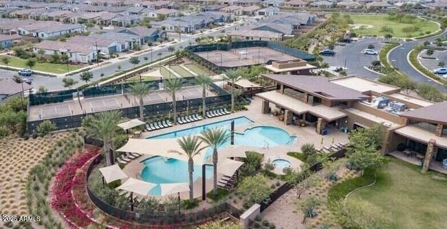 Building Photo - 5854 S Del Rancho