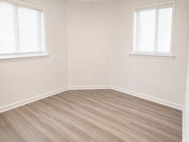Building Photo - 1180 Larkdale Row