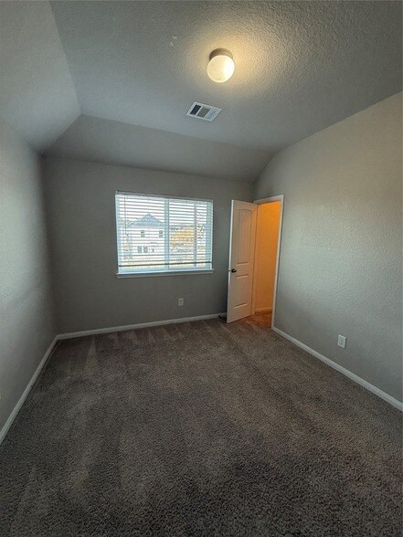 Building Photo - 7527 Merrylands Dr