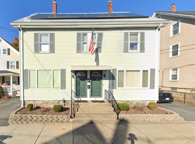 Building Photo - 8 Cross St