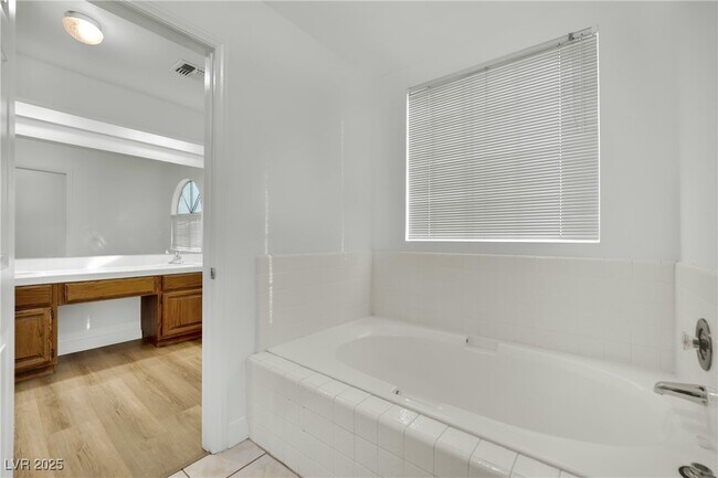 Building Photo - 2812 Waterview Dr