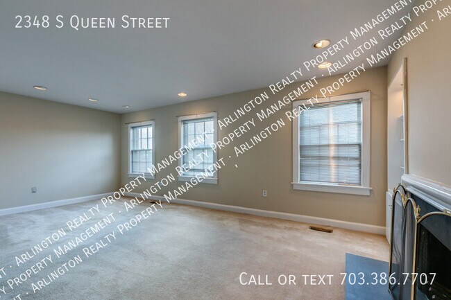 Building Photo - 2348 S Queen St