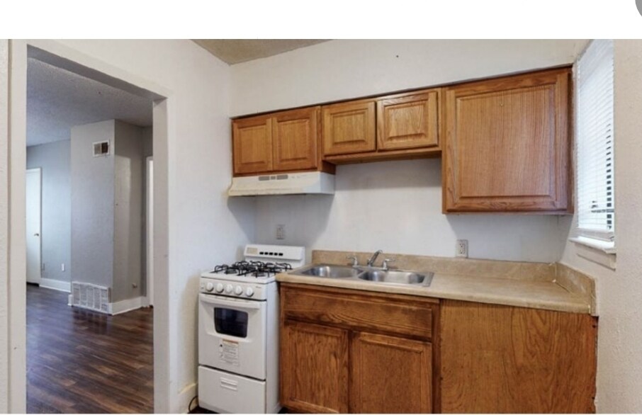 Building Photo - 2740 Ketchum Rd