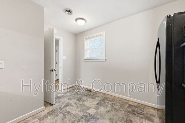 Building Photo - 3203 Delaware Ave