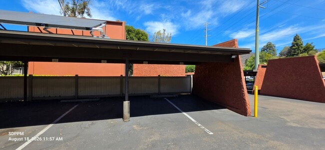 Building Photo - 13303 Rancho Peñasquitos Blvd