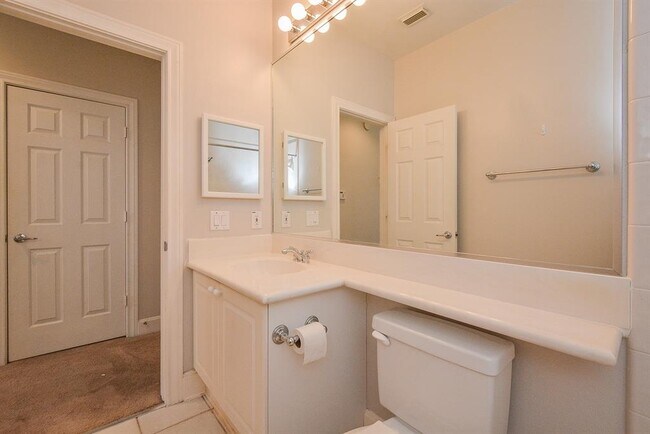 Building Photo - 2422 Dorrington St