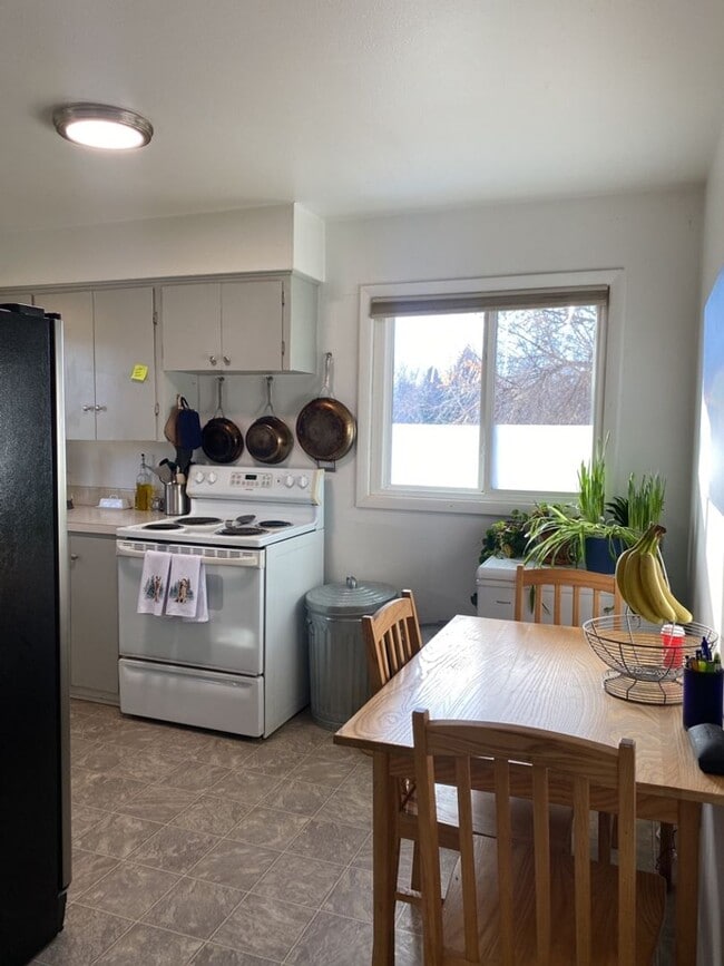 Building Photo - 1724-1726 Morningside Dr