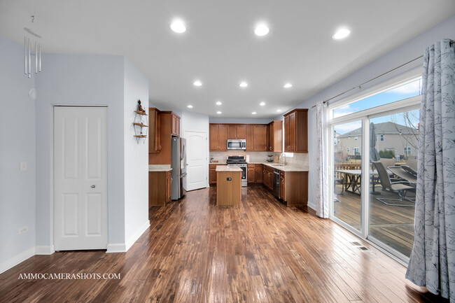 Building Photo - 2305 Brookstone Dr