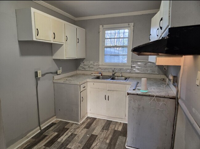 Building Photo - 2671 Roy St