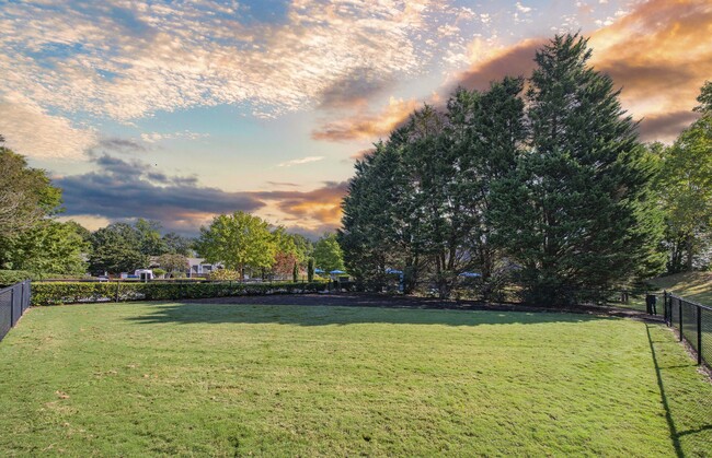 Building Photo - MAA Highland Ridge
