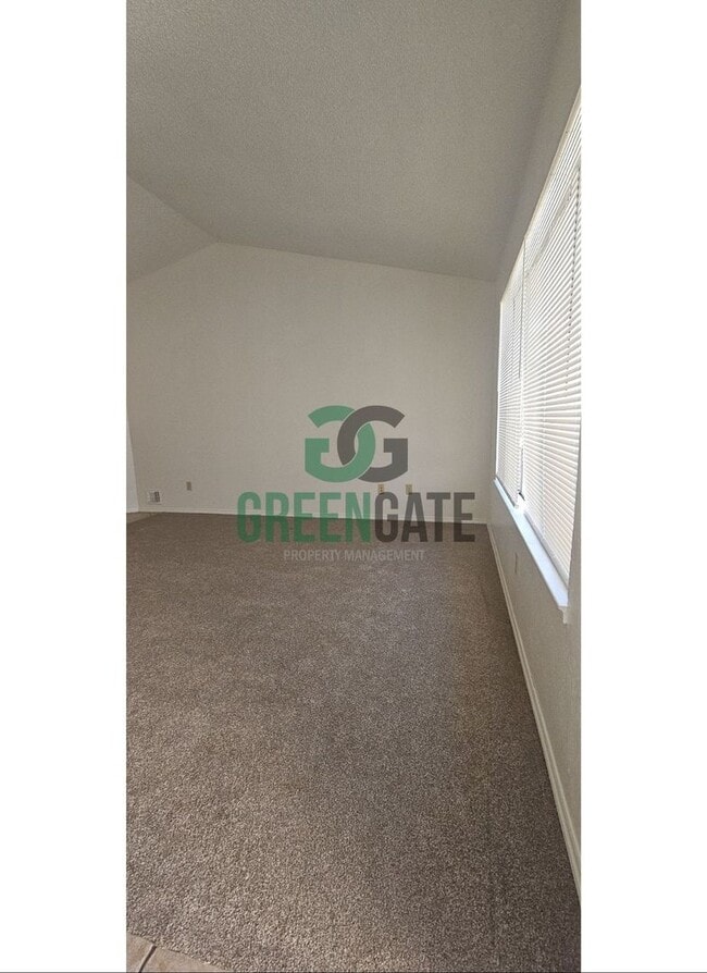 Building Photo - 3 BEDROOM 2 BATH HOME MOVE IN READY IN North MODESTO!