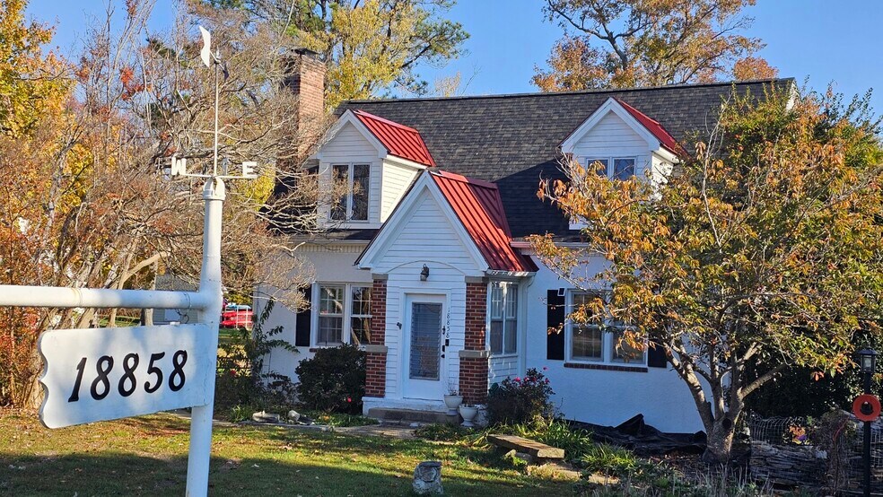 Building Photo - 18858 McKays Beach Rd