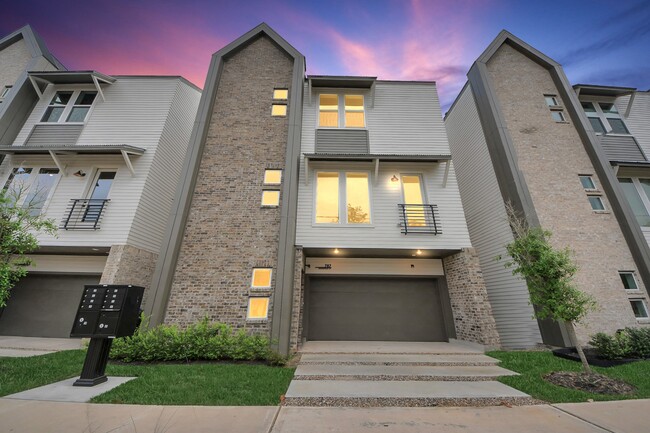 Building Photo - 783 Mansfield St