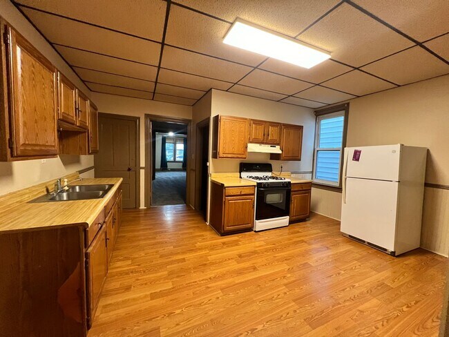 Building Photo - 343 W Penn St