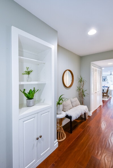 Building Photo - 7301 Vista del Mar