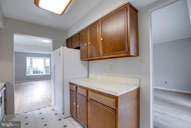 Building Photo - 322 Clay St