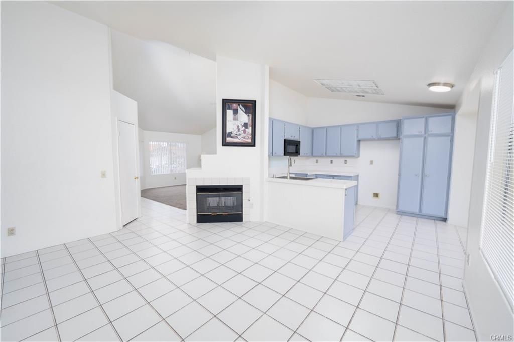 Building Photo - 443 S Tamarisk Ave