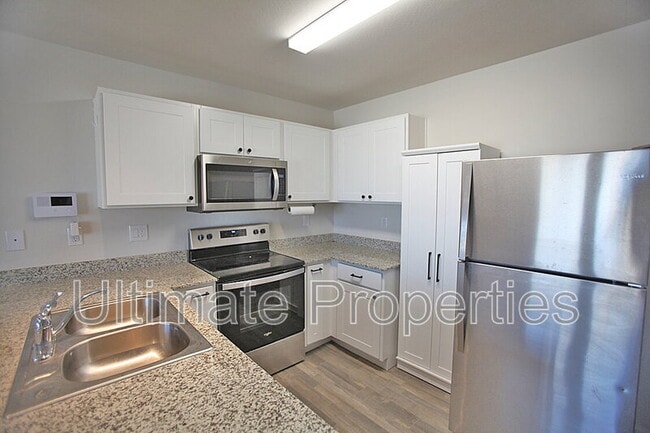 Building Photo - 478 Cahan Dr