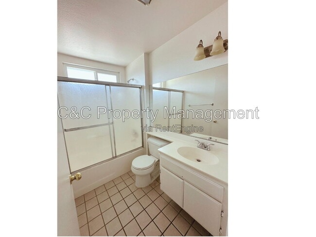 Building Photo - 17944 Kendall Cir