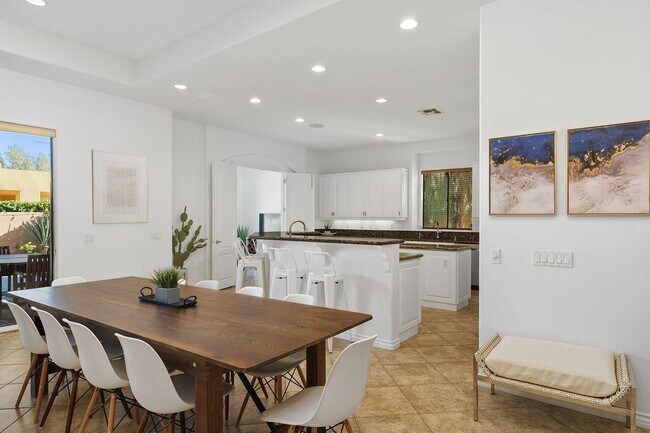 Building Photo - 51200 Calle Paloma