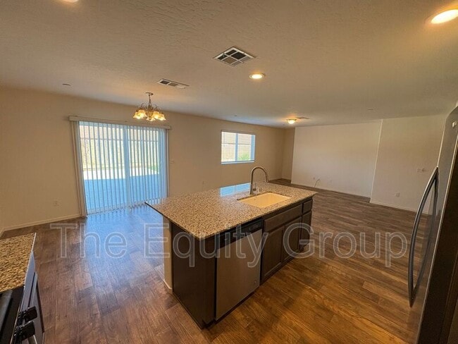 Building Photo - 2134 E Delta Ct