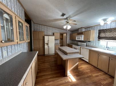 Building Photo - 99 Roots Rd