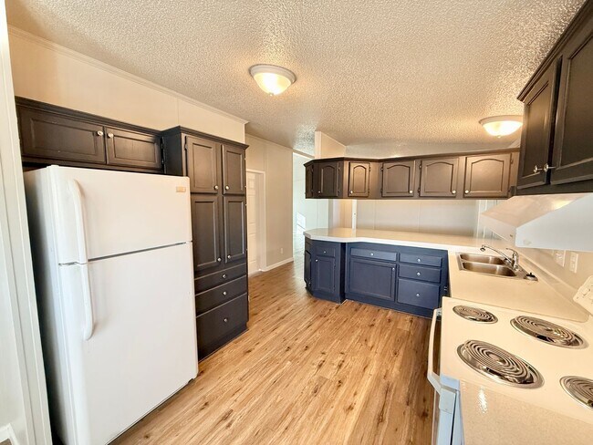 Building Photo - 2845 E 14th St