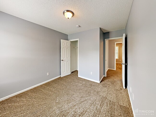 Building Photo - 7525 Rolling Meadows Ln